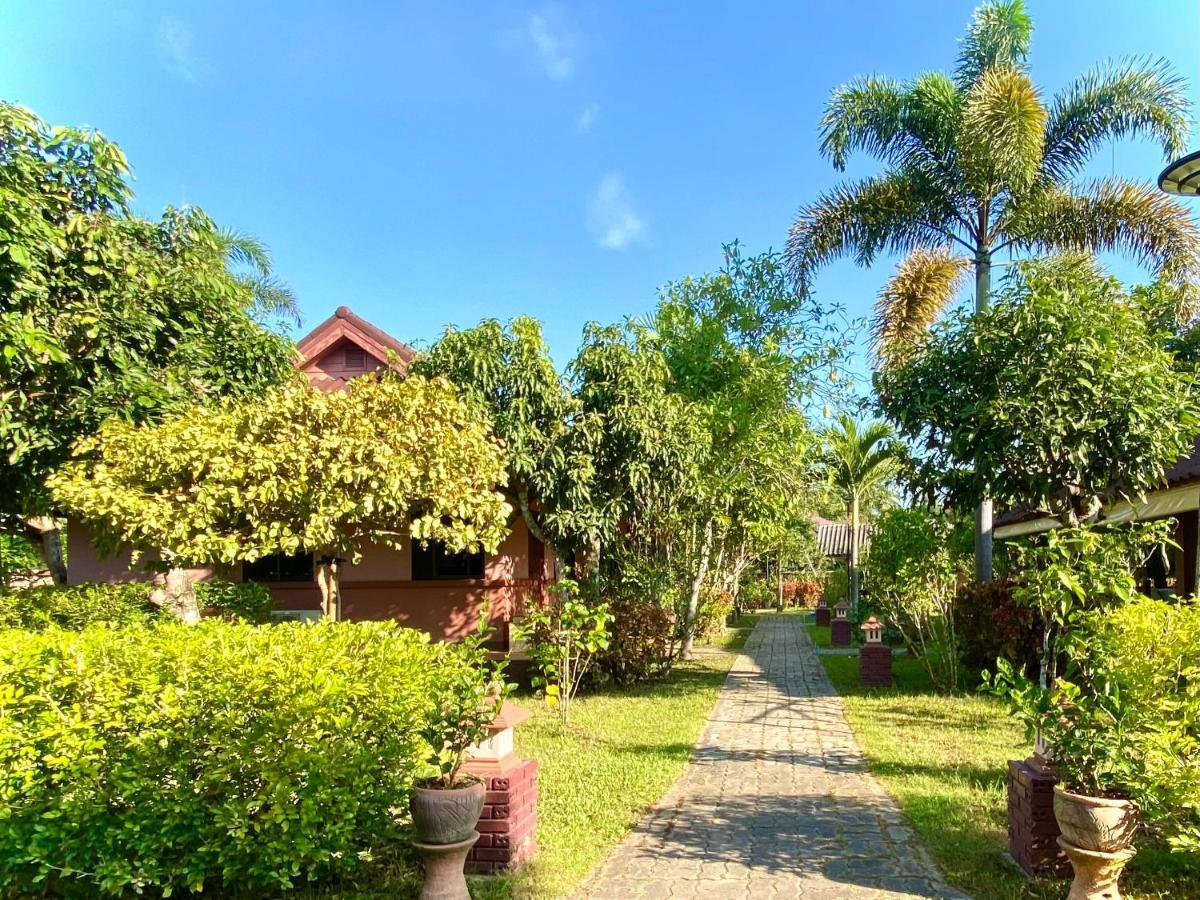 Mom And Me Resort & Farm Doi Saket Exterior foto